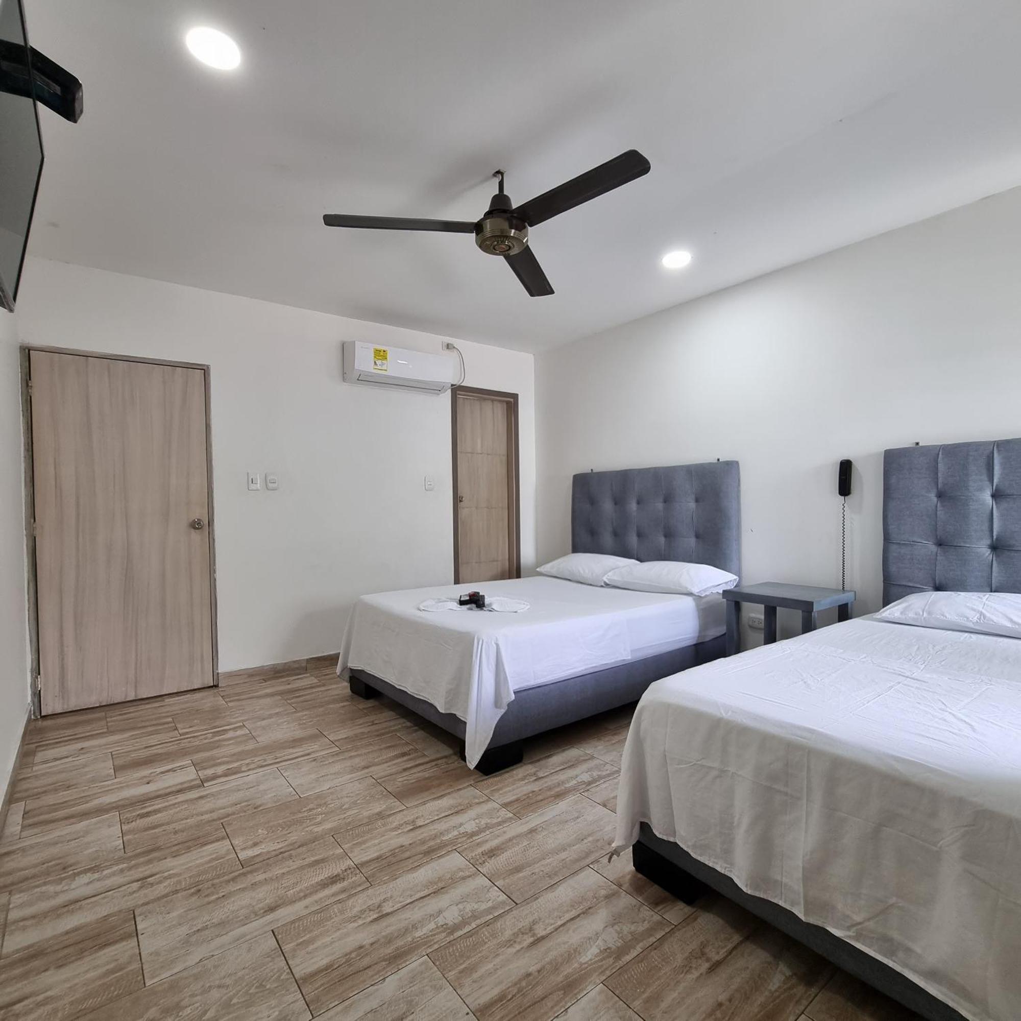 Hotel Ibiza Central Montería Buitenkant foto